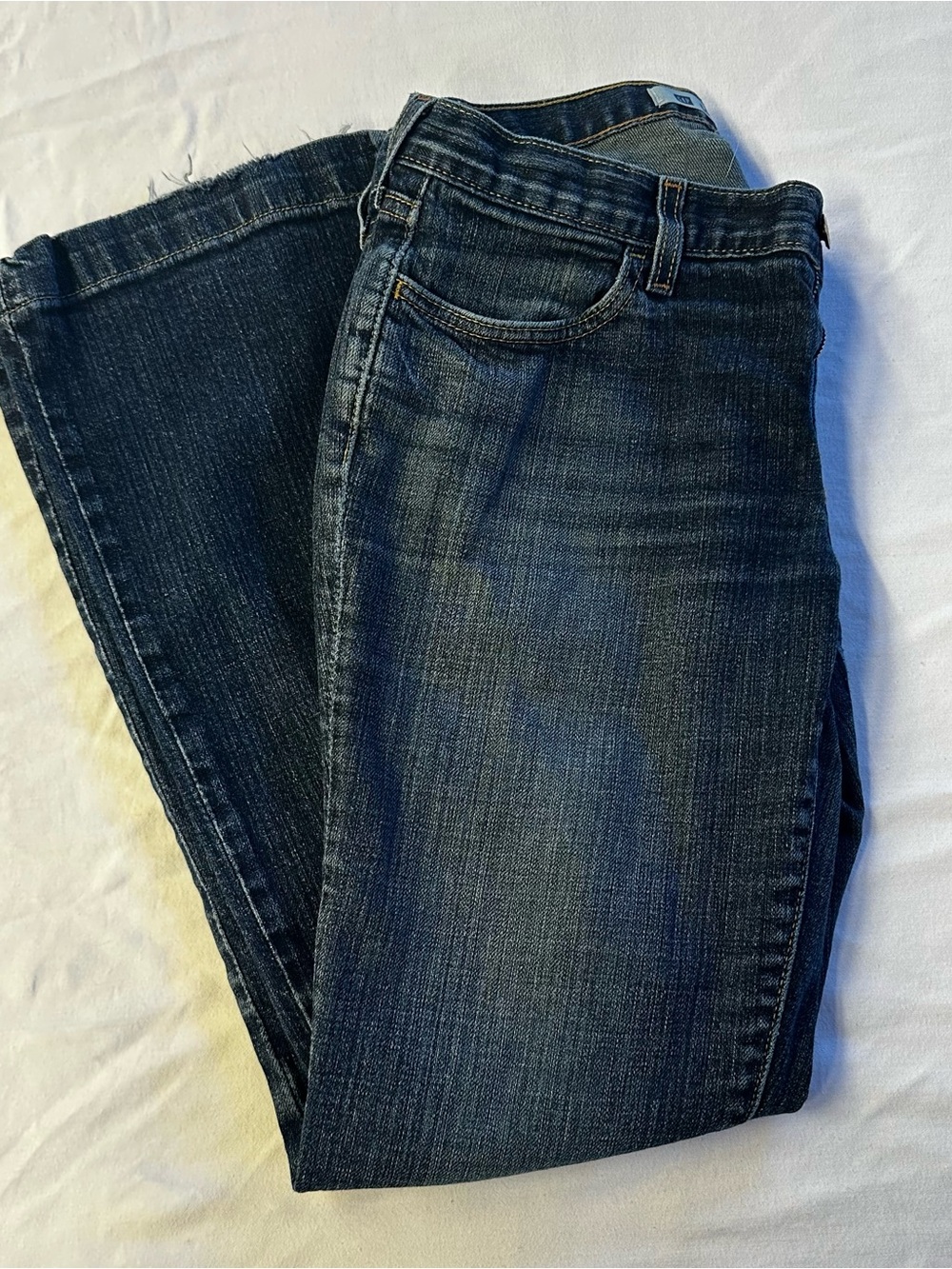 GAP Long And Lean Stretch Flare Jeans Dark Wash Denim Size 8 Reg Fray